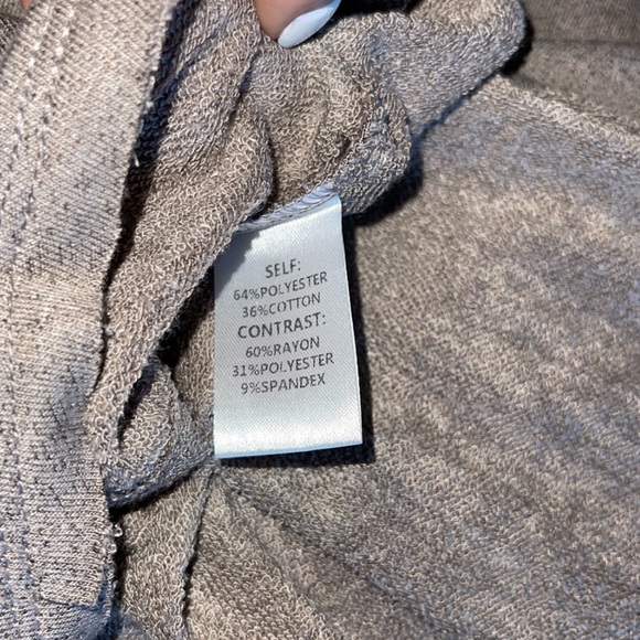 *BNWT* Large Oversized Easel Pullover - Picture 5 of 5